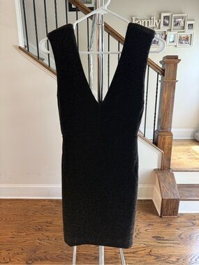 Sleeveless V-Neck Black Sparkle Bodycon Dress
